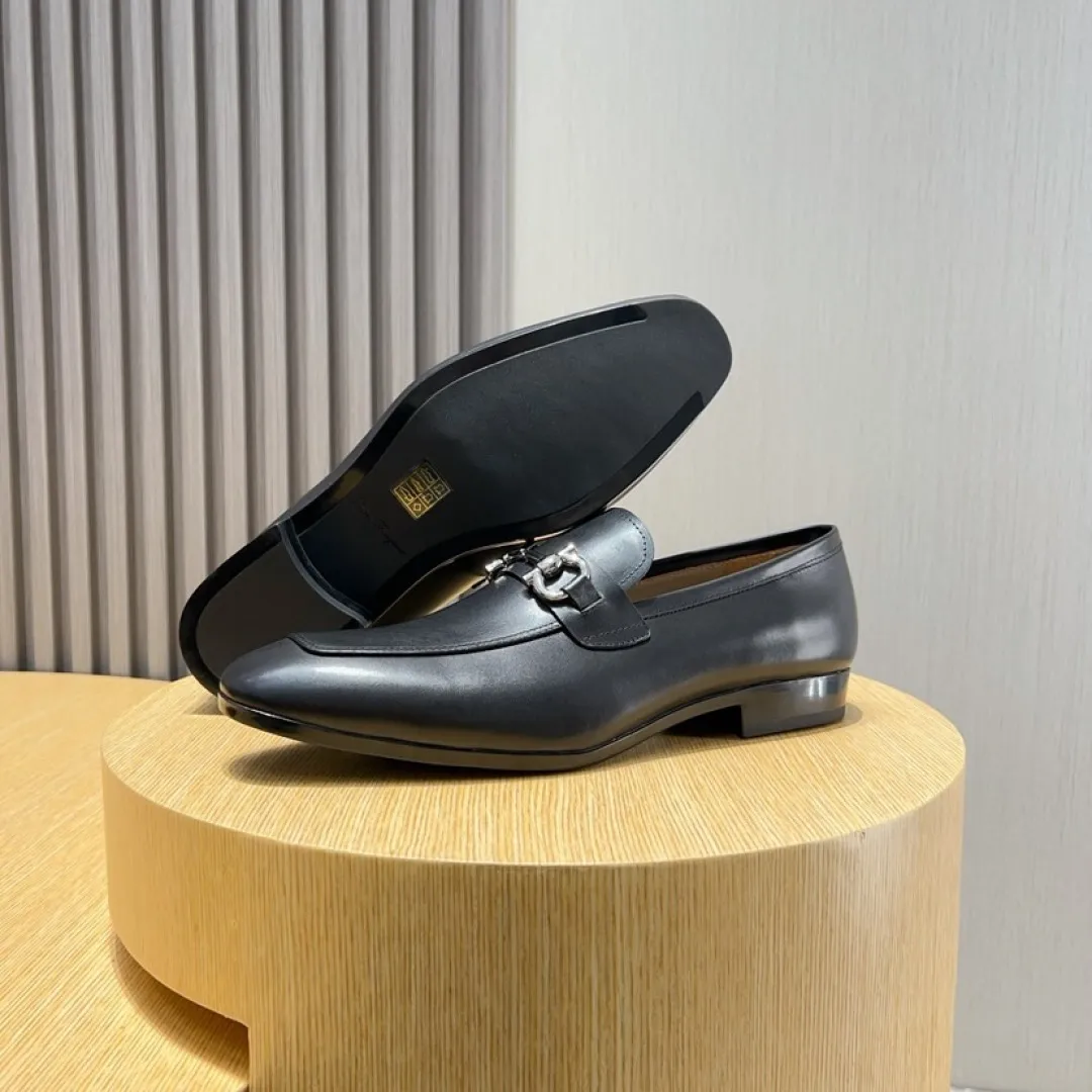 Factory P620💰🔥《Ferragamo》👏Latest•High-end top brand luxury~purchasing agent, top~quality. New fashionable business men's shoes🔜The uppers are made of original open-edge beaded cowhide➕cowhide·lining, with fine workmanship. The original stylish and soft combination wear-resistant and non-slip outsole is light and comfortable on the feet. The real thing looks better in real photos. Size: 38--44